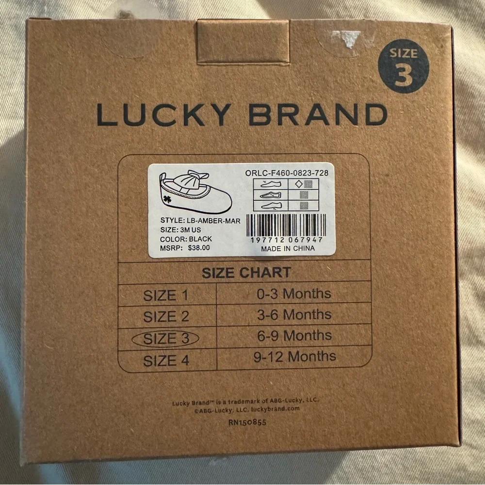 Lucky Brand infant girl 👶🏻 paten leather crib shoes NWT in box great gift 🎁